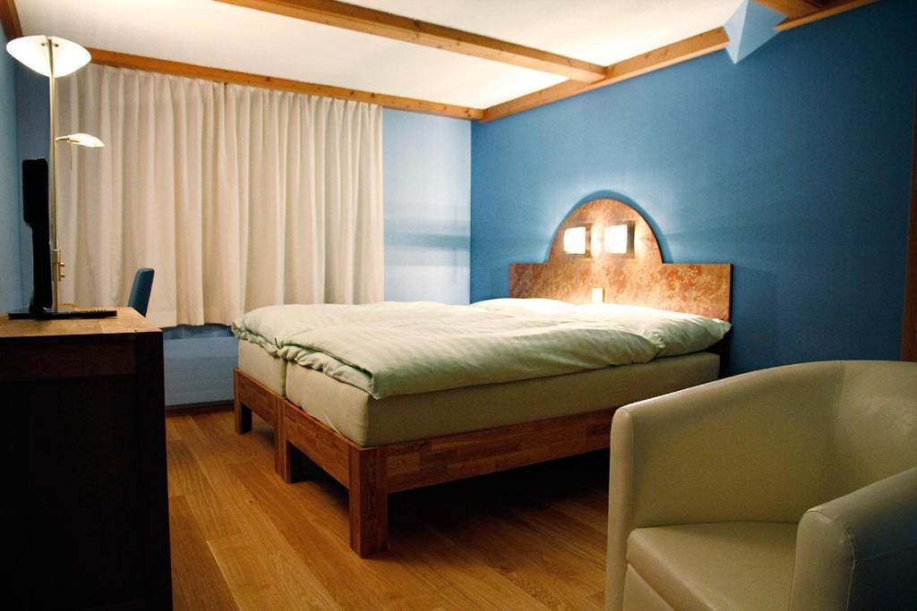 Hotel Hirschen Langnau im Emmental Zimmer foto